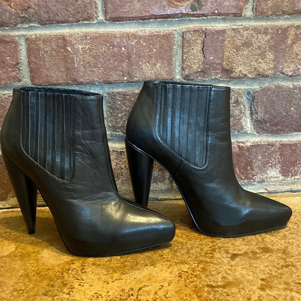 Jeffrey Campbell Women's Loveland Black smooth Leather heeled Booties